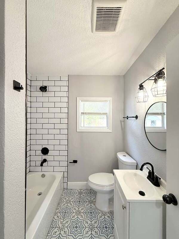 Tampa House: 3217 West Hartnett Avenue