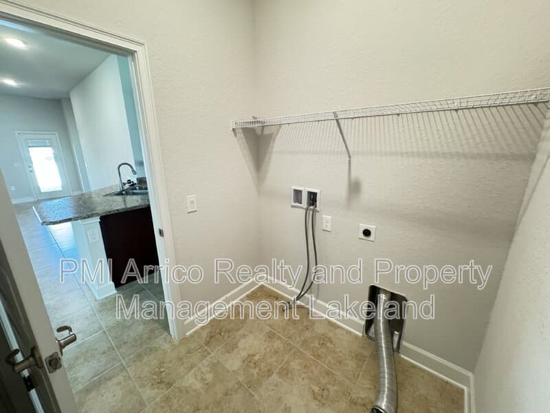 Winter Haven House: 1500 Grey Eagle Lane