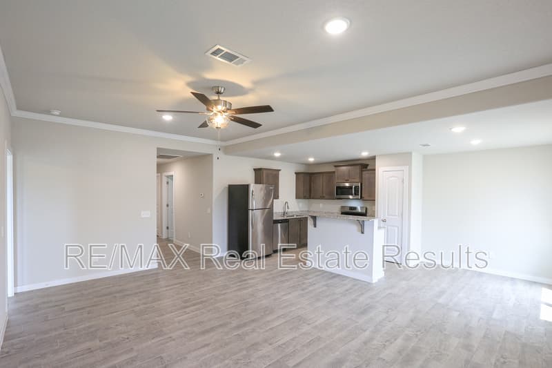 Centerton Condo: 480 Rama St