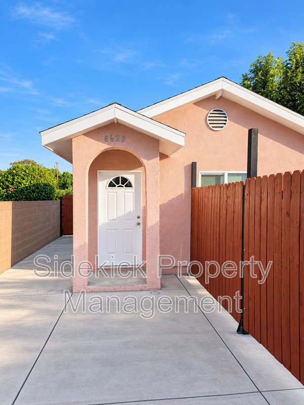 Whittier House: 8620 Greenleaf Ave