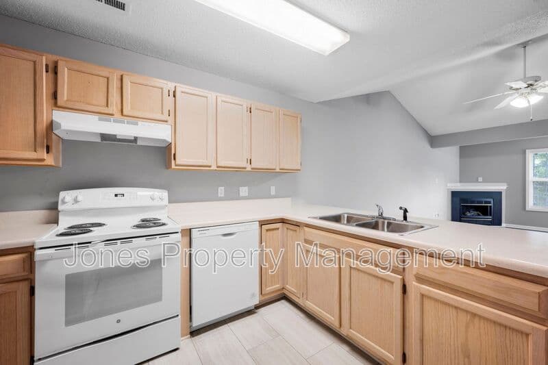 GASTONIA Condo: 1522 Union Road