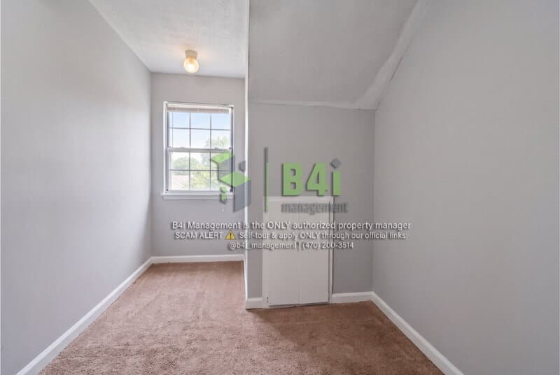 Douglasville House: 6861 S Lakewood Terrace