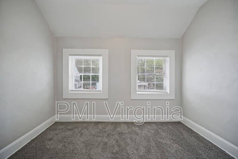Portsmouth Condo: 16 Connor Pl