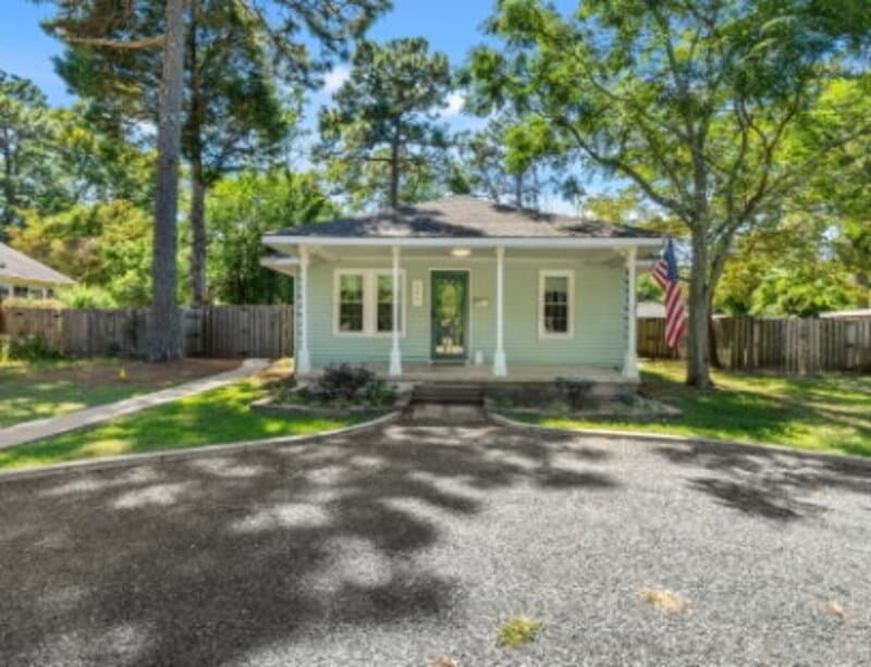 Southern Pines House: 280 East Ohio Avenue