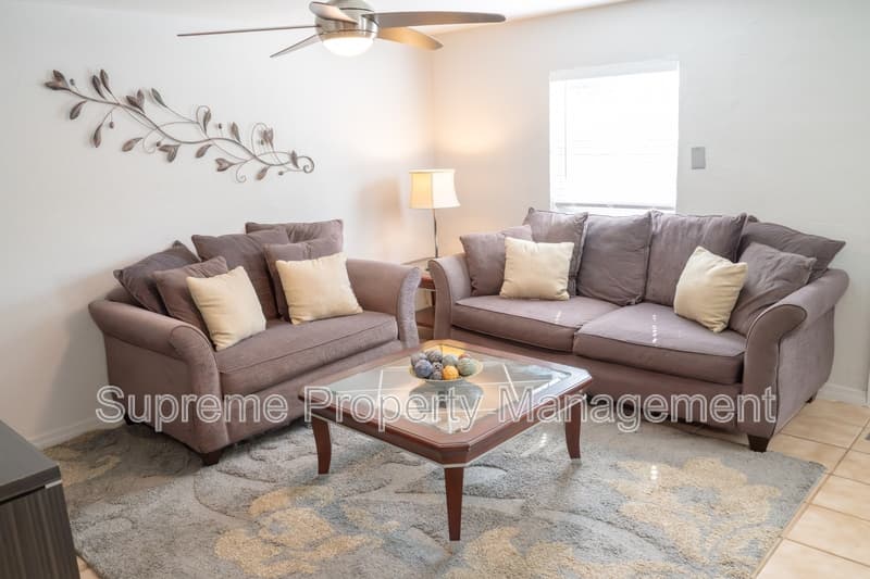 Saint Petersburg House: 1740 19th Ave S Unit 1/2