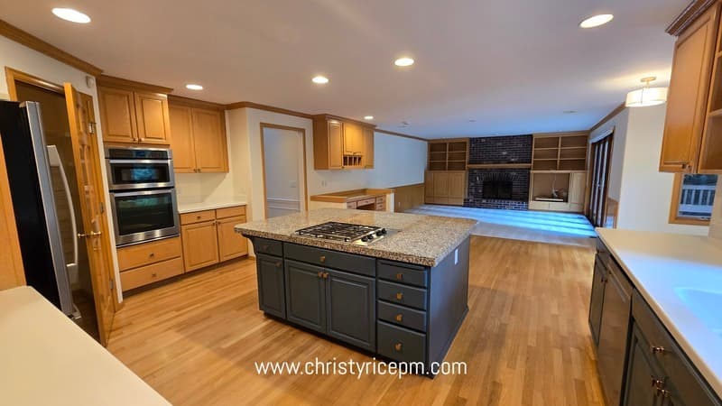 Redmond House: 16323 NE 50th Way