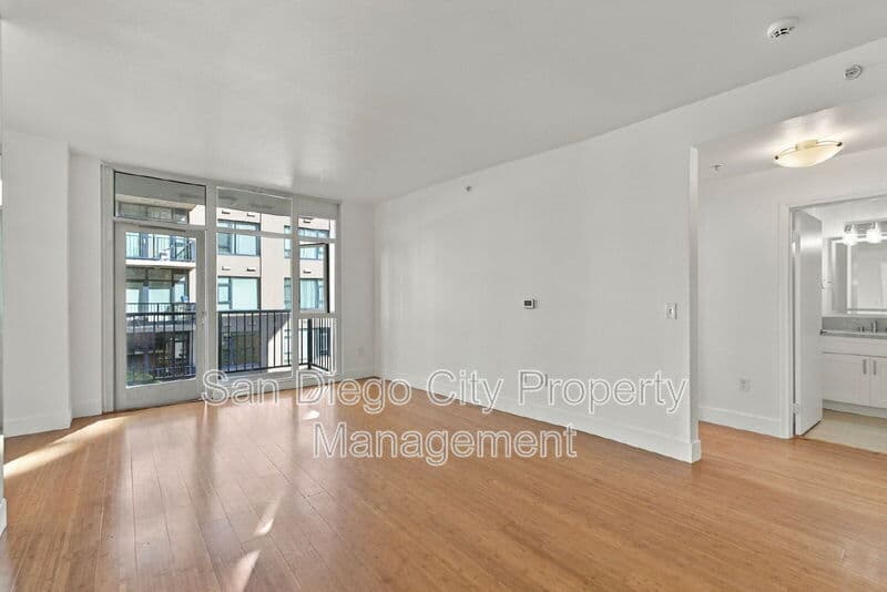San Diego House: 530 K Street