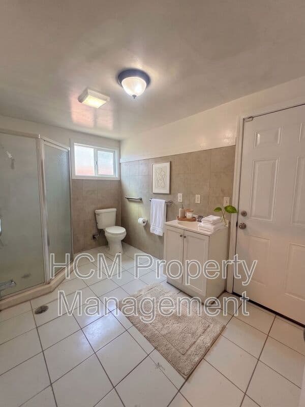 Long Beach House: 2605 E. Washington St.
