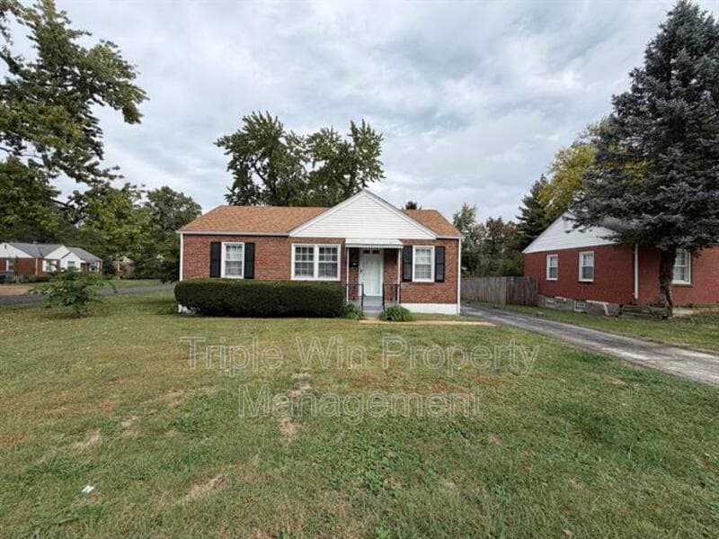 FLORISSANT House: 1150 S NEW FLORISSANT RD
