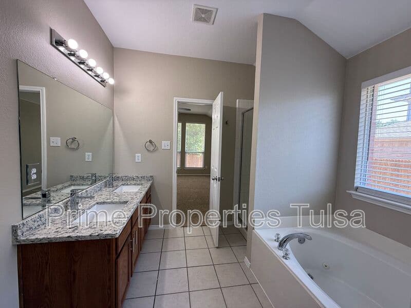 Rockwall House: 2110 Gleaner Drive