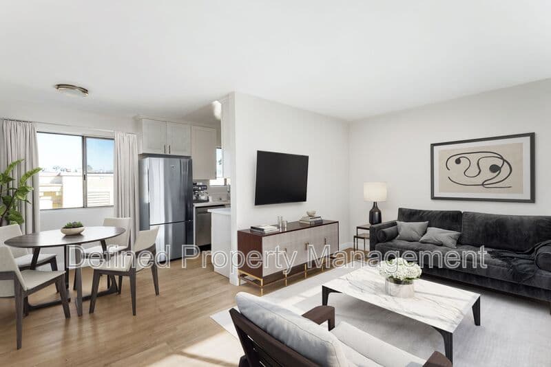 Los Angeles Condo: 1823 S. St Andrews Place