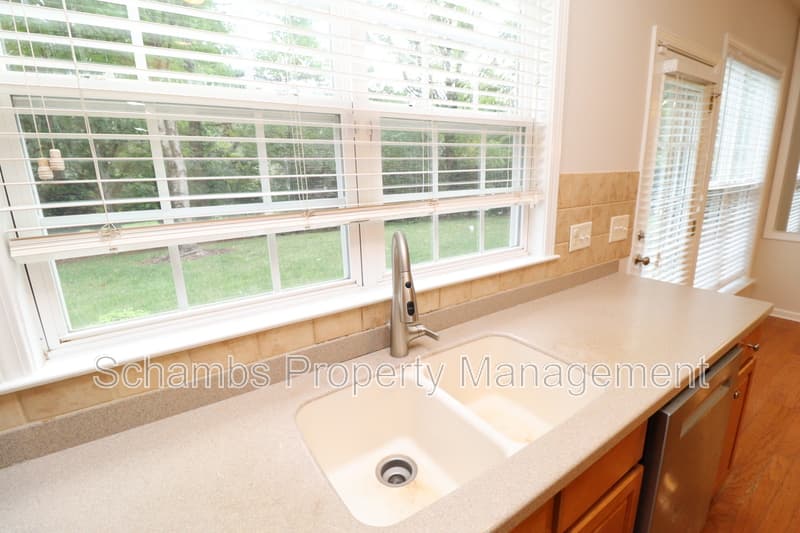 Cary House: 308 Marble Glow Ct