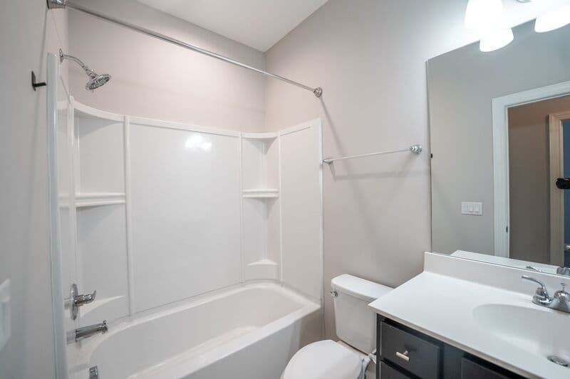 Richmond Hill House: 160 Lake Lily Drive