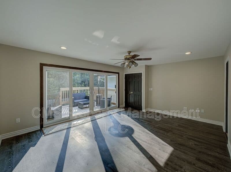 Morganville House: 17 Bauers Ln