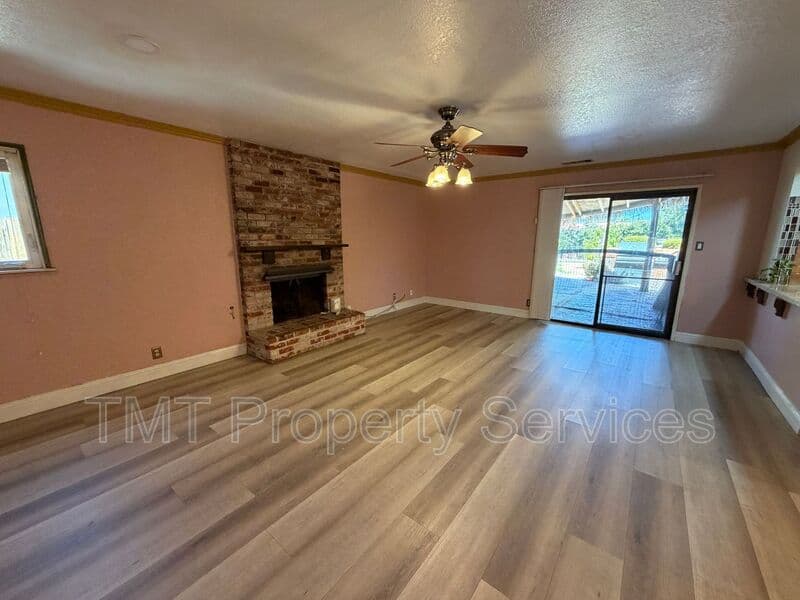 Stockton House: 930 Graywood Circle