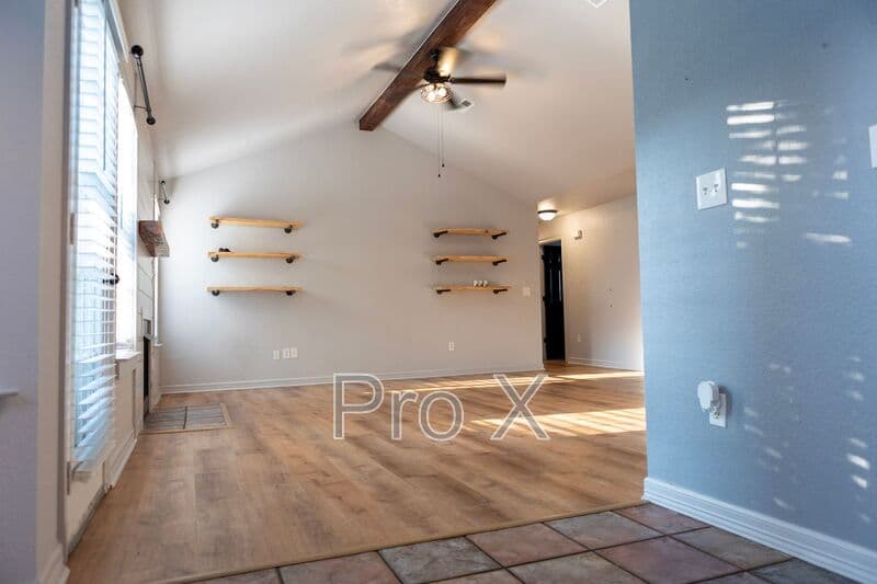 Fayetteville House: 833 S Eastview Drive