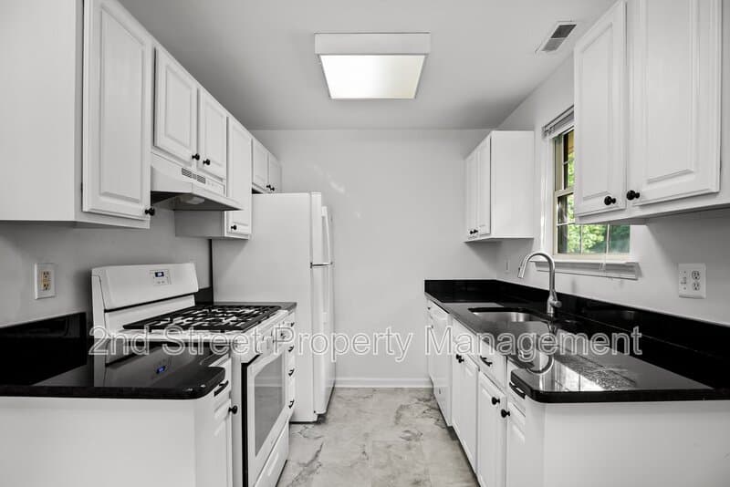 Cherry Hill Condo: 377 Tavistock - 1