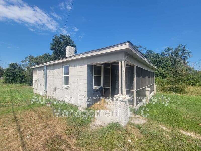 Augusta House: 2133 Grand Boulevard