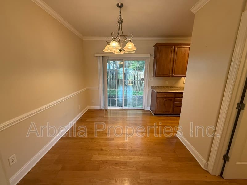 Johnson City Condo: 614 N Center St