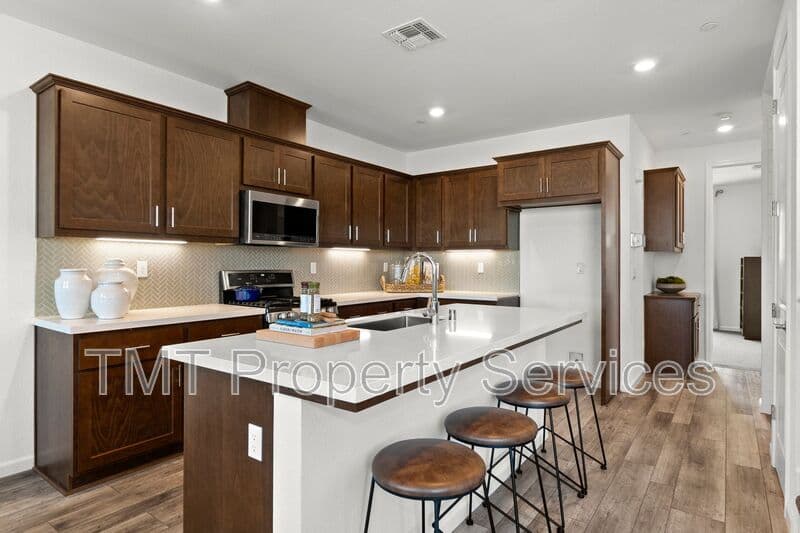 Sacramento Townhome: 31 Advantage Court
