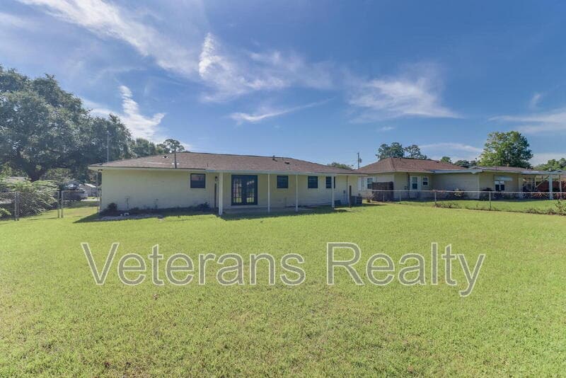 Long Beach House: 129 Quarles Street