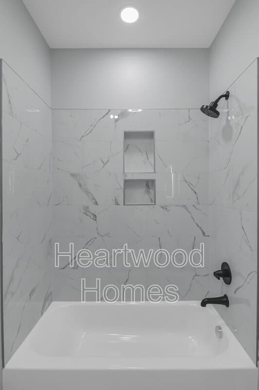 Columbia House: 32 Roberson St