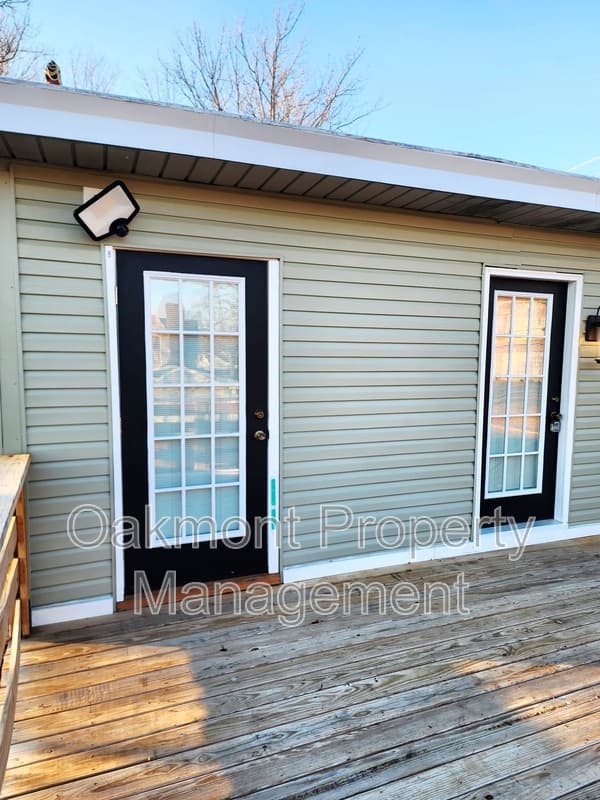Madison Heights Townhome: 110 Phelps Road - B