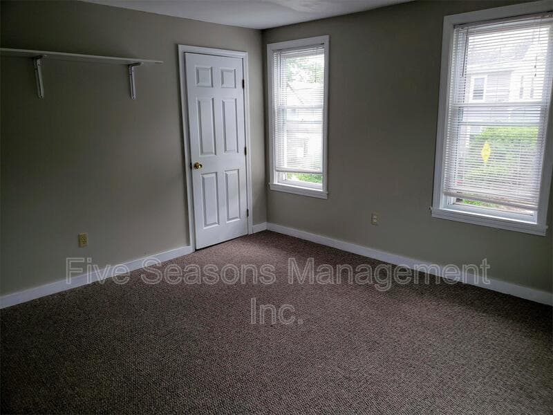 Burlington Condo: 80 Chase Street
