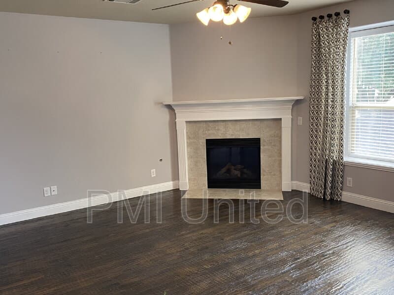 Fort Worth House: 4108 Volk Ct