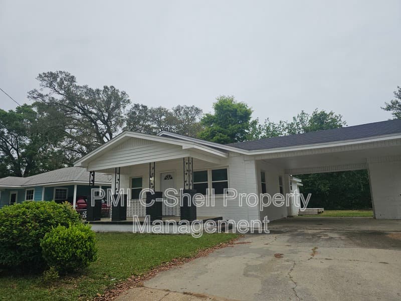 Pensacola House: 3258 Peagler Plaza Rd