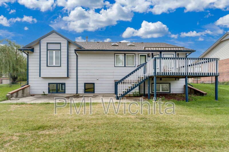Wichita House: 6514 W Briarwood Ave