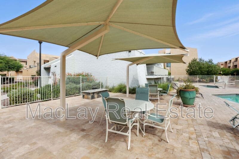 Scottsdale House: 8055 E. Thomas Rd.