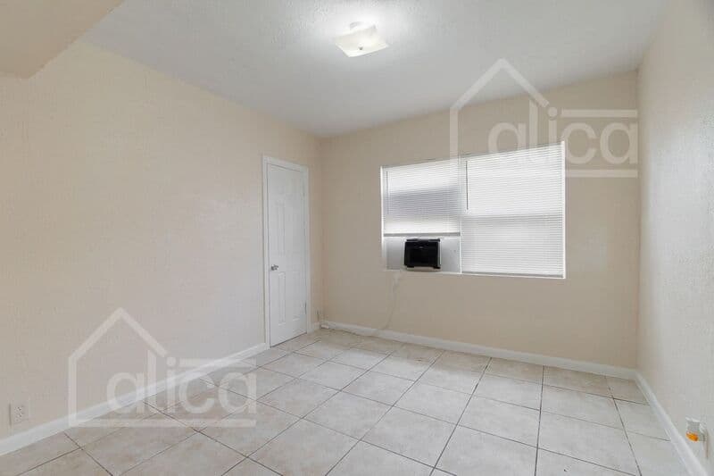 West Palm Beach Condo: 1001 Henrietta Ave