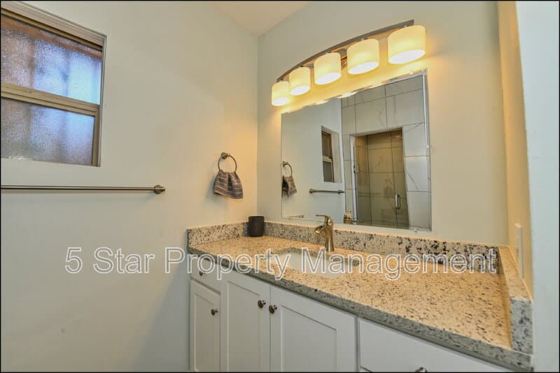 El Paso House: 3030 Aurora Avenue