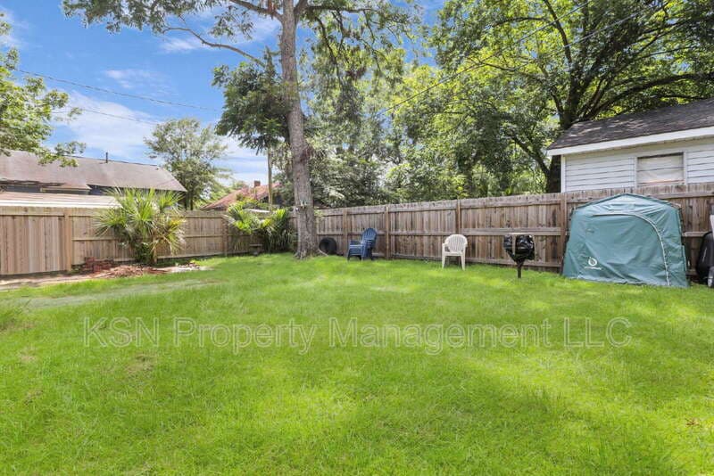 Savannah House: 669 East 32nd Street