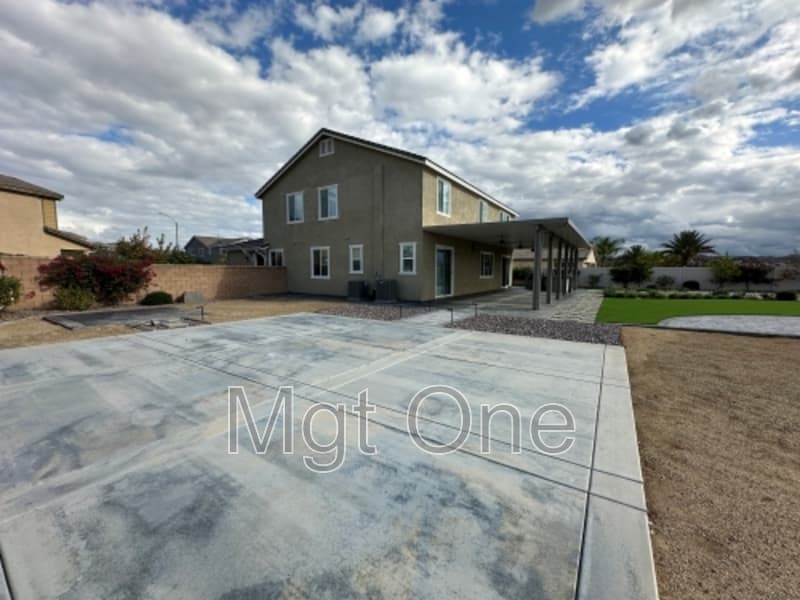 Riverside House: 16623 Key Lime Boulevard