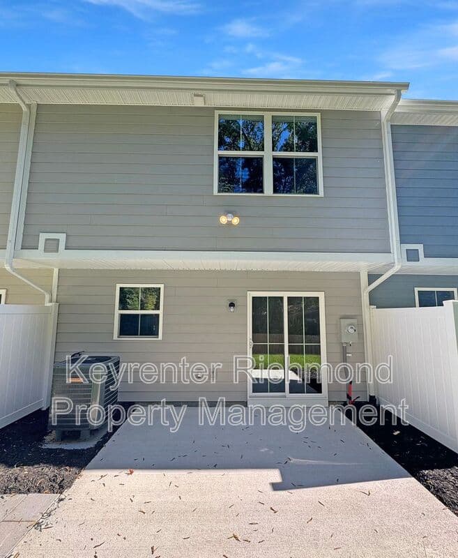 Richmond House: 1204 Canterbury Ridge Road