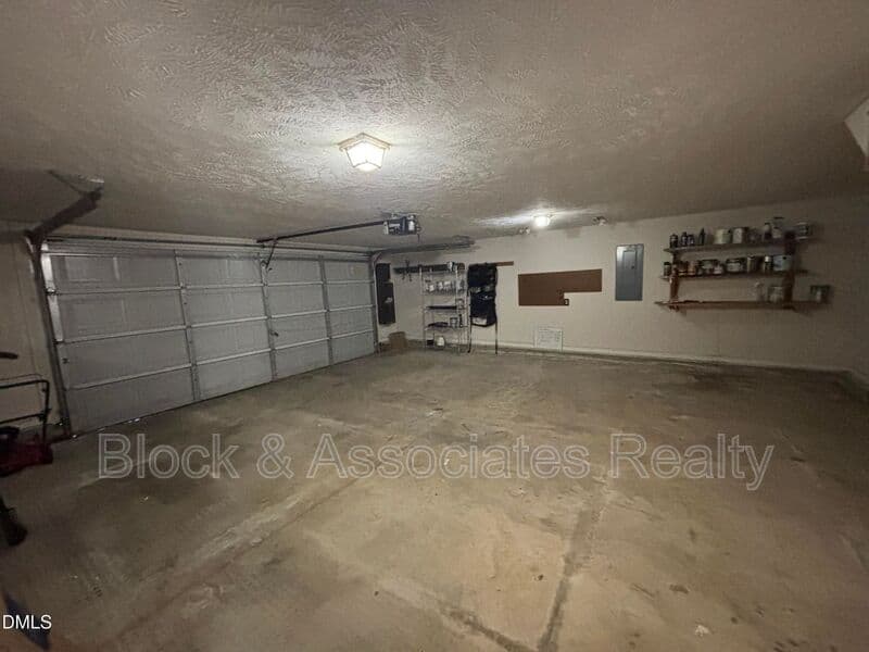 Raeford House: 337 Americana Dr