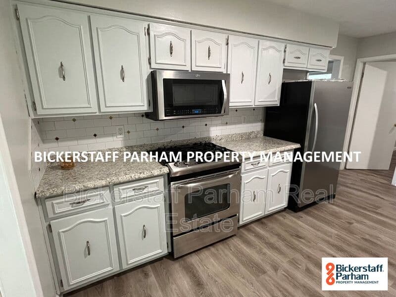 Columbus House: 3011 Apache Drive
