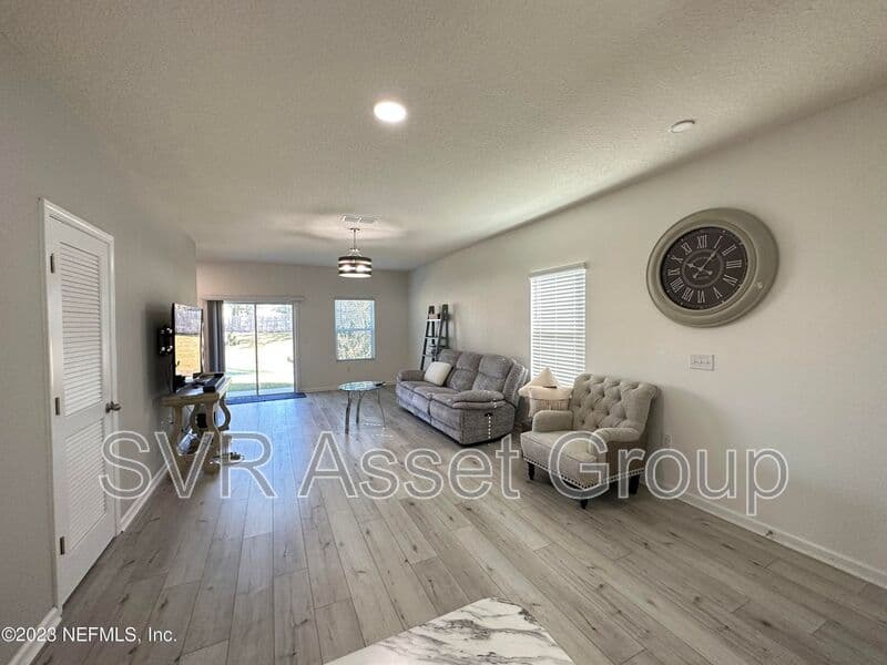 Jacksonville House: 257 ARALIA LN