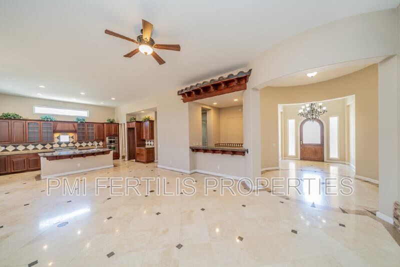 Riverside House: 17425 Cyrus Lane