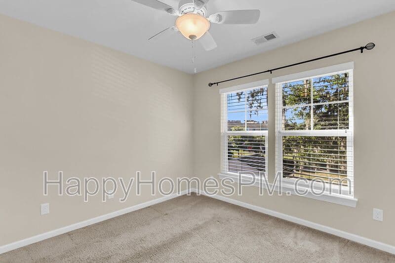 North Charleston House: 5086 E Liberty Park Cirlce
