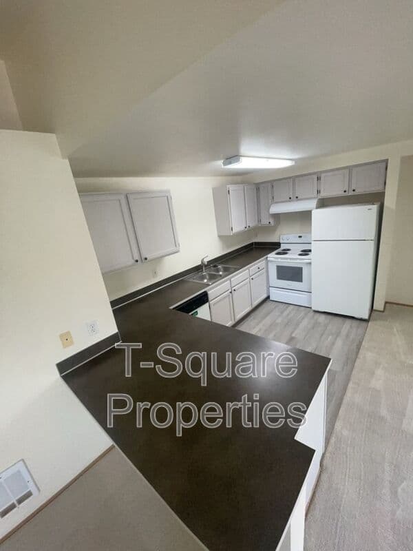 Everett House: 8830 3rd Ave SE
