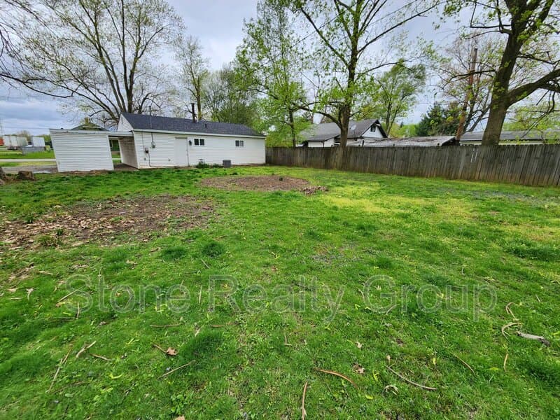 Terre Haute House: 5237 N 13 1/2 Street