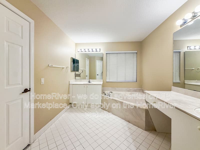 Weston House: 755 Sunflower Cir