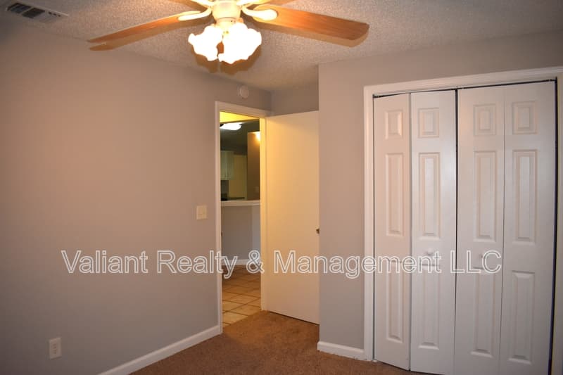 Jacksonville House: 6555 Diamond Leaf South