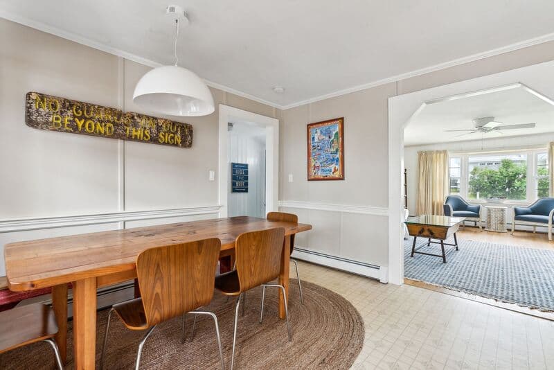 Wells House: 240 Island Beach Road
