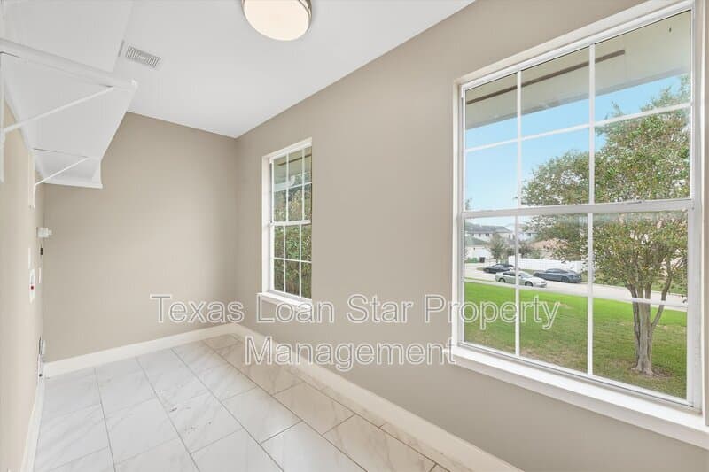 Houston House: 19407 Wann Park Dr