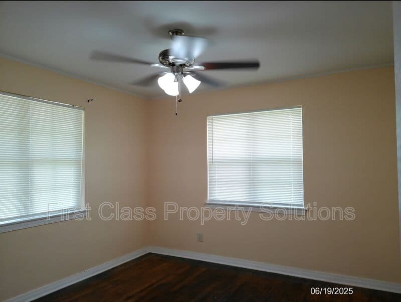 Oklahoma City House: 2312 N Meridian Ave