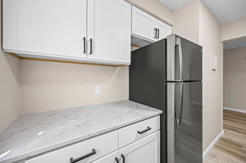 Bloomfield Apartment: 35 oakmount Avenue